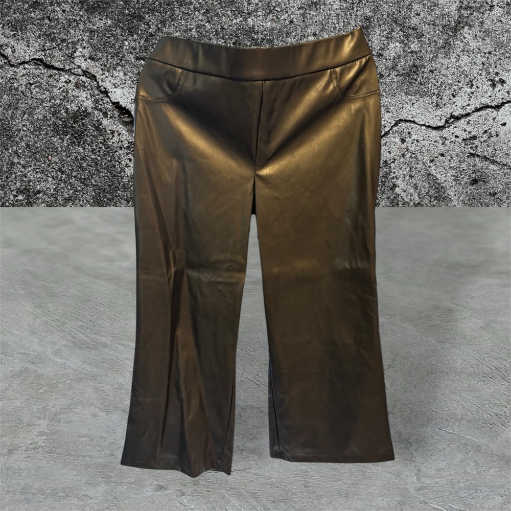 LOGO by Lori Goldstein Petite Faux Leather Crop Pant - Picture 2 of 4